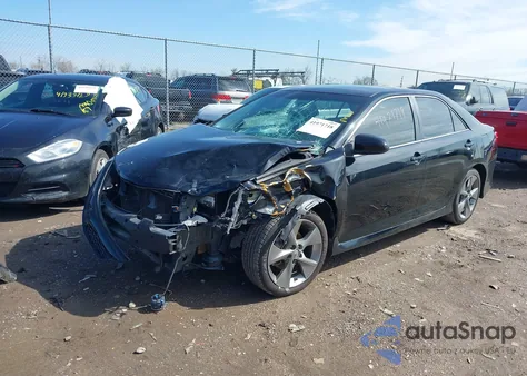 2013 Toyota Camry Se V6 z USA, uszkodzony, nr VIN 4T1BK1FK8DU535654